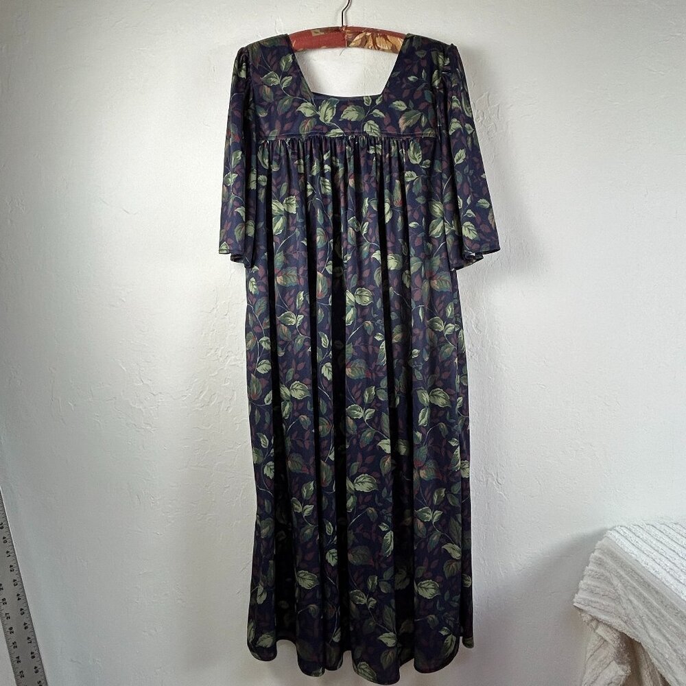 Pam's Closet Leaf Print 3/4 Sleeve Square Neck Midi Dress Size S/M Pleated Multi